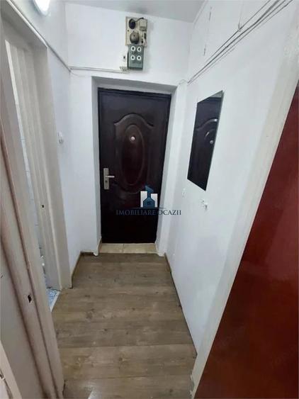 Garsonieră semidecomandată în Apărătorii Patriei