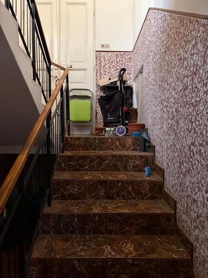 Casă individuală cu 6 camere cu Canalizare în Central