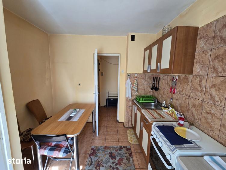 Apartament cu 2 camere semidecomandat în Astra