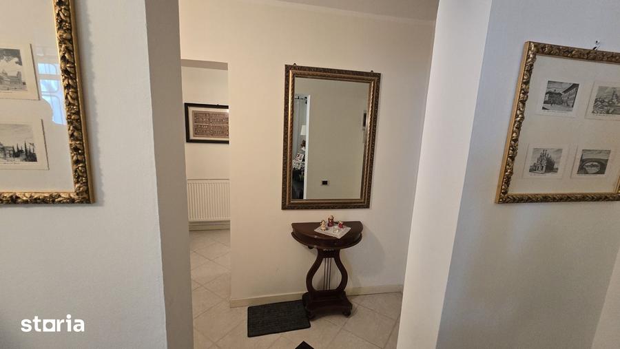 Apartament cu 4 camere în Central