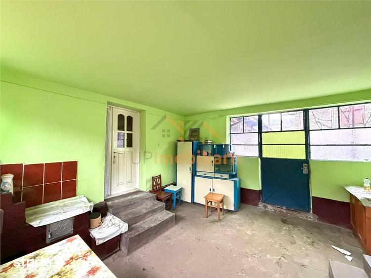 Casă cu 4 camere cu Teren 2846 Mp în Aștileu