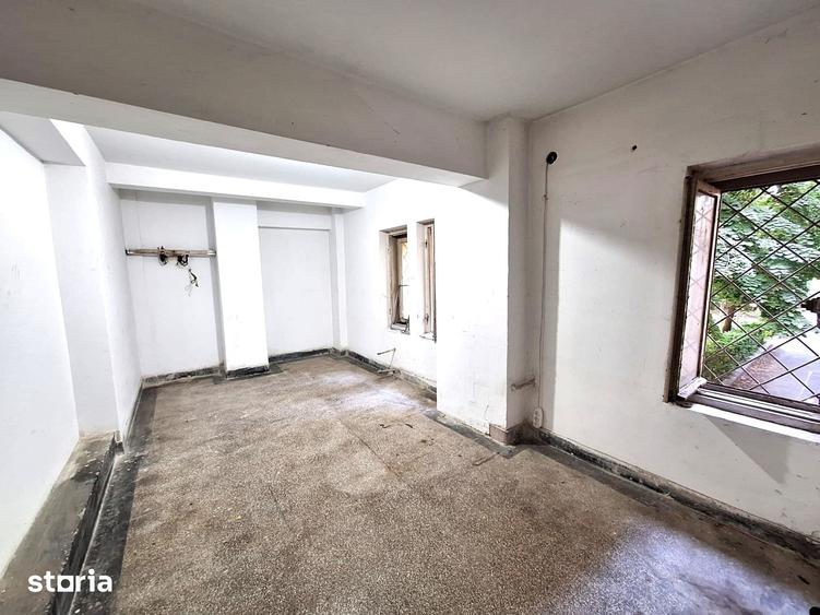 Spațiu comercial, de 108 mp, în Basarabia