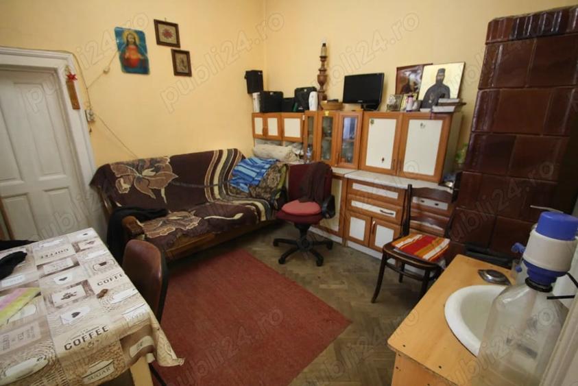 Casă cu 5 camere cu Teren 953 Mp în Fratelia