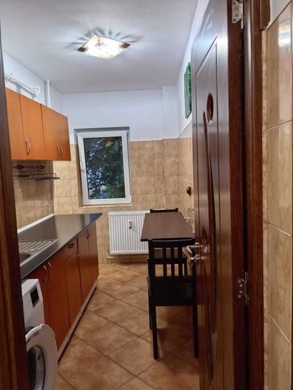 Garsonieră decomandată în Mihai Bravu