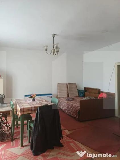 Casă cu 2 camere cu Teren 1426 Mp în Central