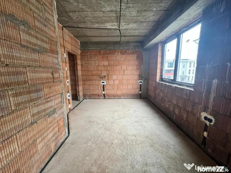 Apartament cu 3 camere decomandat în Vest
