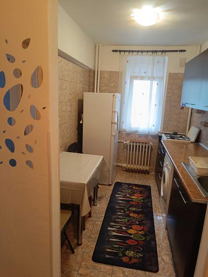 Apartament cu 2 camere semidecomandat în Berceni