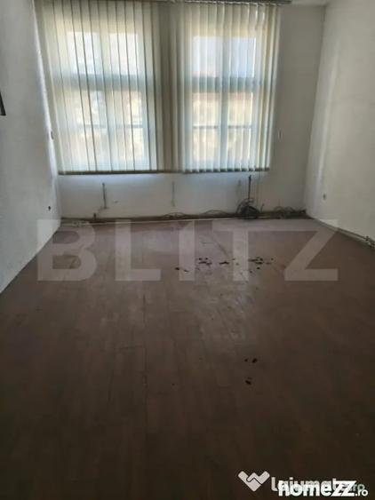 Spațiu comercial, de 1,883 mp, în Central