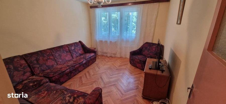 Apartament cu 2 camere decomandat în Telecabinei