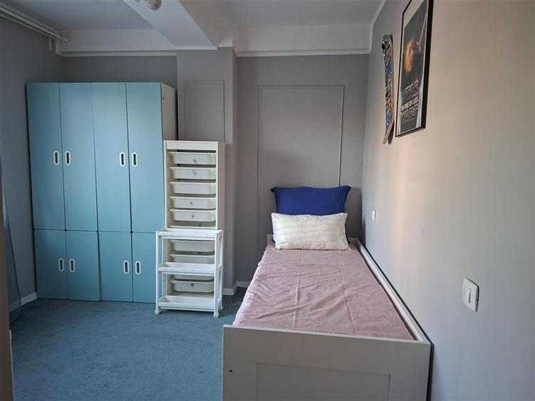 Apartament cu 3 camere decomandat în 9 Mai