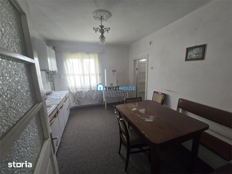 Casă cu 3 camere cu Teren 418 Mp în Central