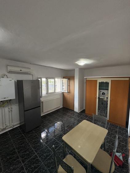 Garsonieră semidecomandată în Unirii Sud