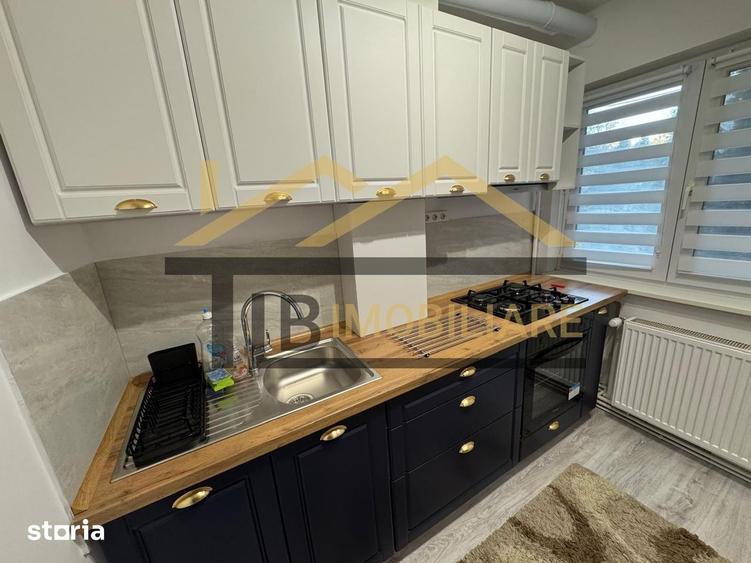 Apartament cu 2 camere decomandat în Cornișa