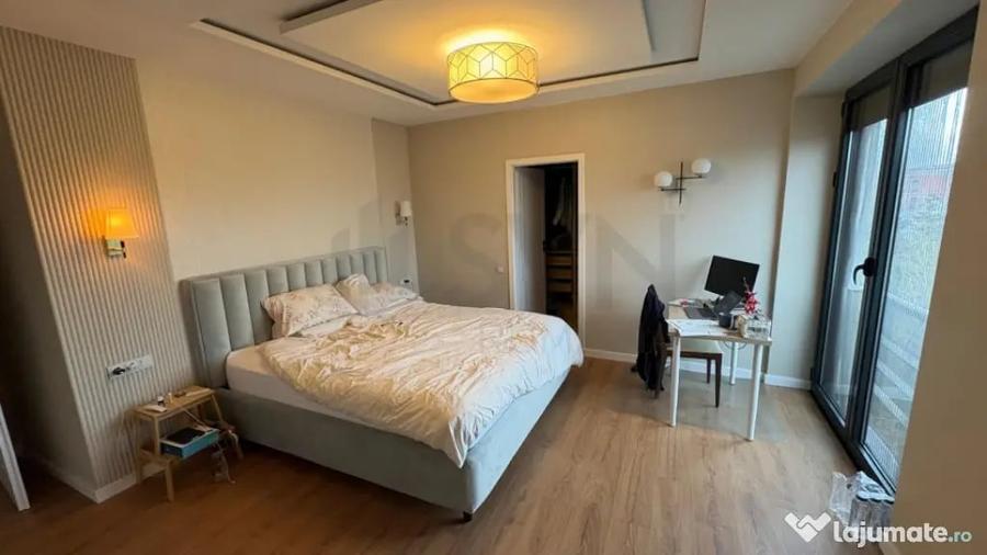 Apartament cu 4 camere decomandat în Sud
