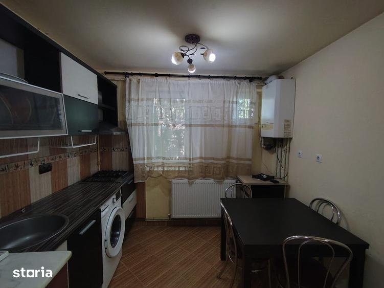 Apartament cu 2 camere decomandat în Aleea Trandafirilor