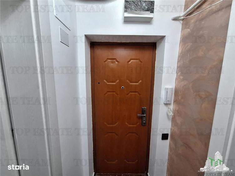 Garsonieră decomandată în Central