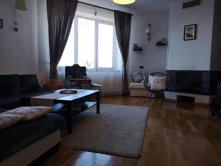 Casă cu 8 camere cu Teren 179 Mp în Craiter