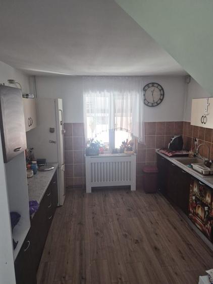 Casă cu 4 camere în Sânmihaiu Român