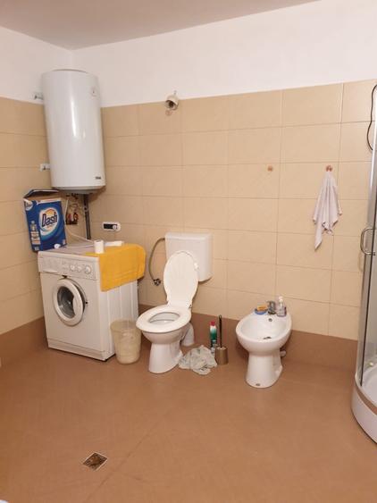 Casă cu 4 camere decomandat în Central