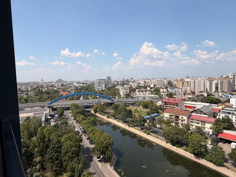Apartament cu 3 camere decomandat în Mihai Bravu