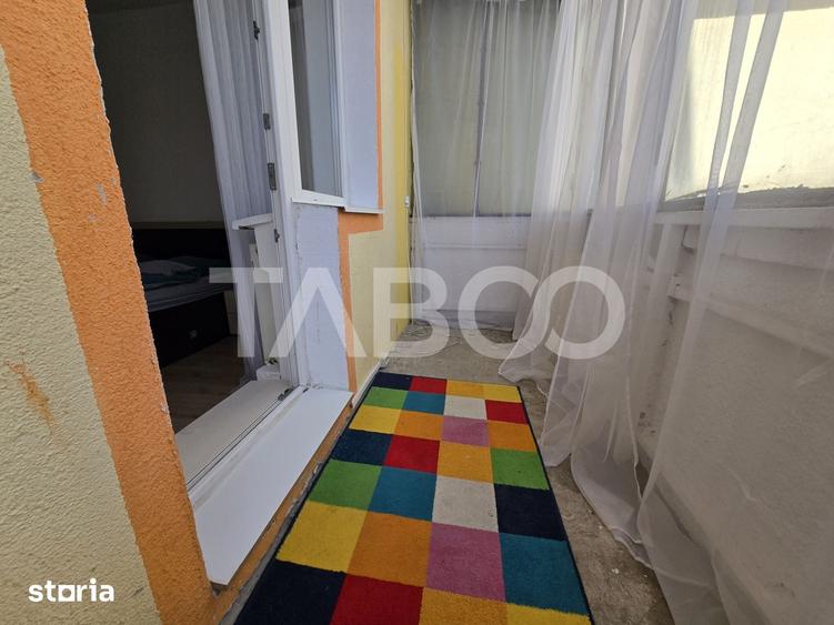 Apartament cu 3 camere decomandat în Turnișor