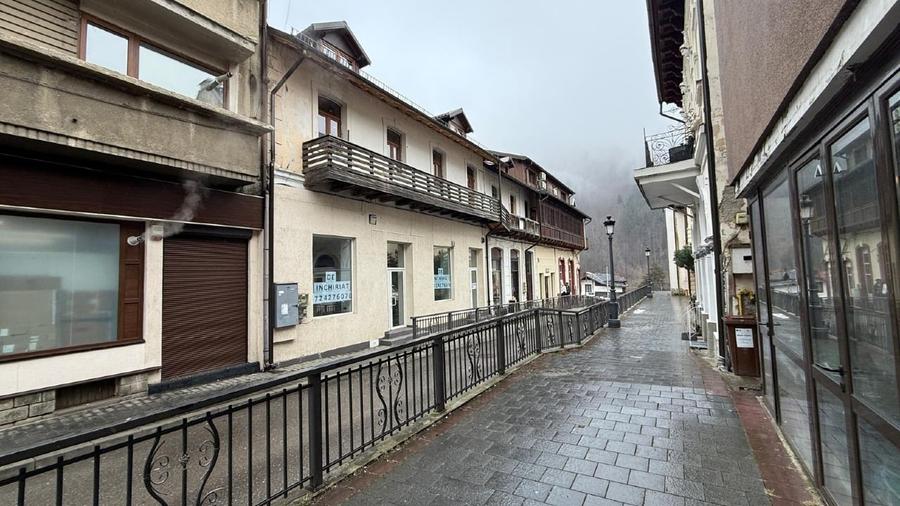 Inchiriere spatiu comercial ultracentral in Sinaia, Prahova - 2