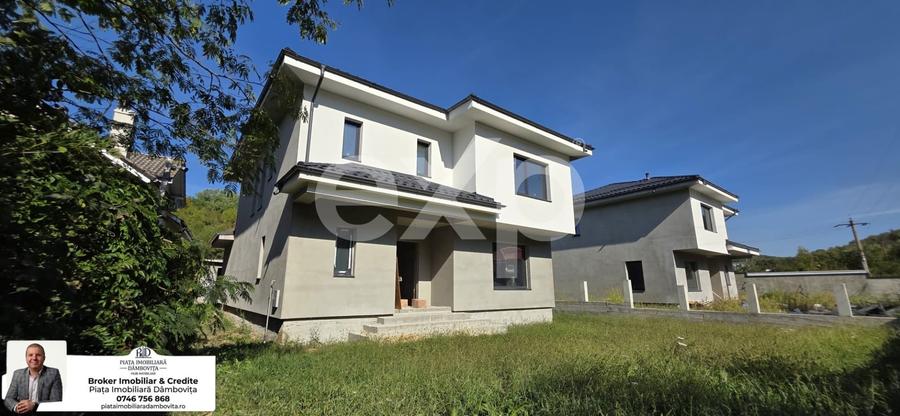 Casă individuală cu 4 camere cu Canalizare în Nord-Est