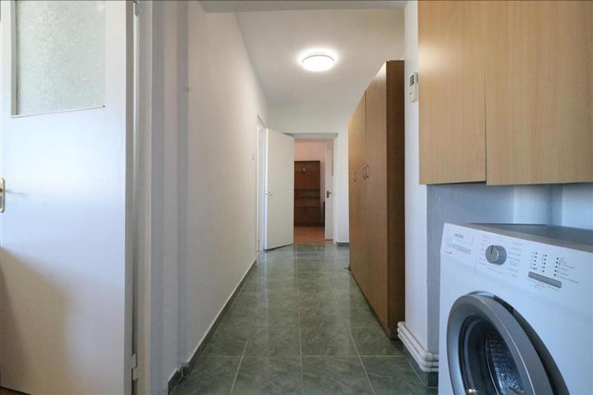 Apartament cu 3 camere decomandat în Hala Centrală