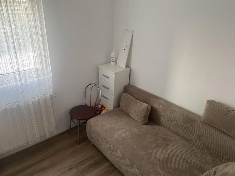 Apartament cu 3 camere decomandat în Sud