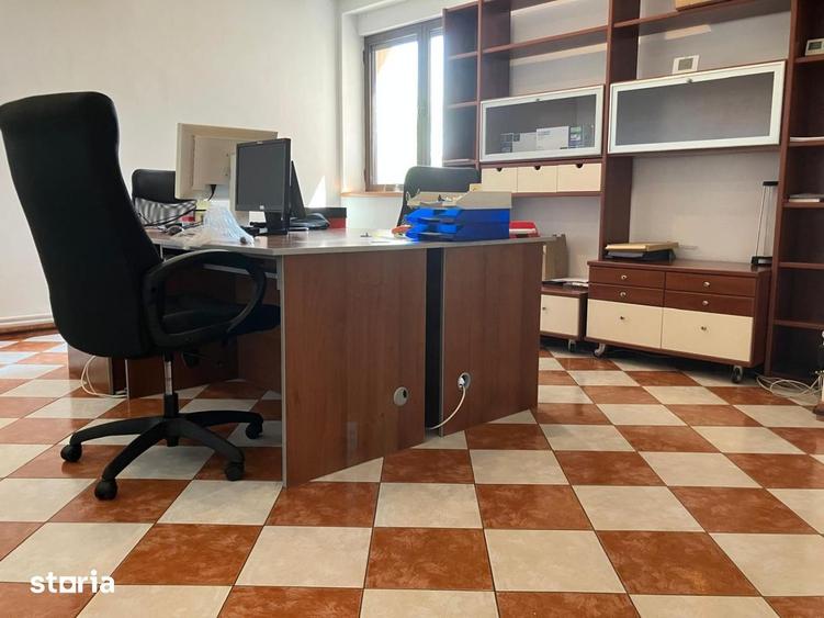 Apartament cu 4 camere decomandat în Cotroceni