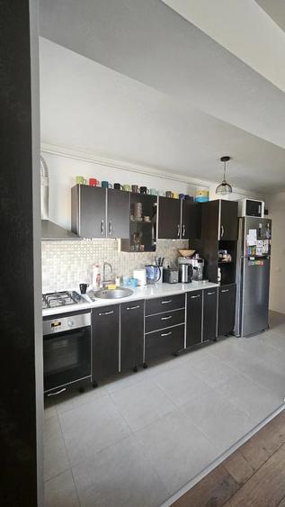 Apartament cu 4 camere decomandat în Central