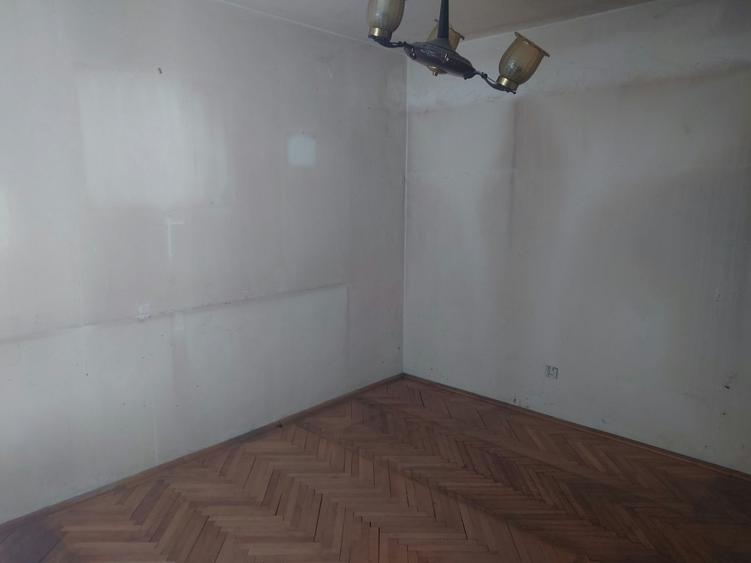 Apartament cu 3 camere în Centrul Civic