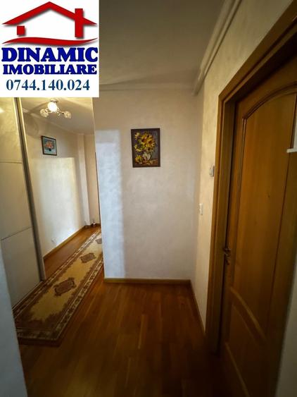 Apartament cu 2 camere decomandat în Precista