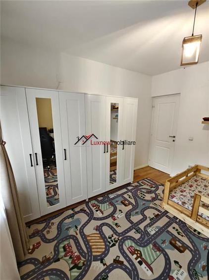 Apartament cu 3 camere semidecomandat, mobilat în Florești