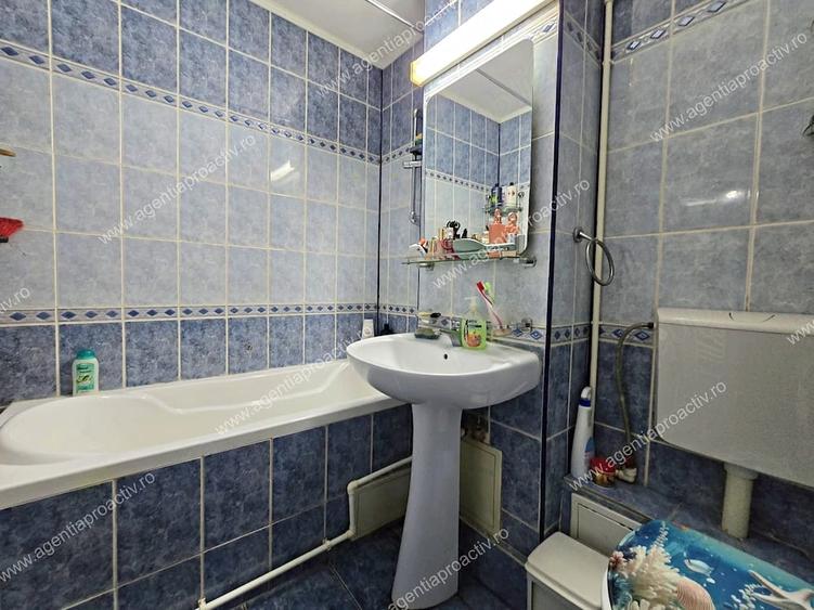 Apartament cu 2 camere decomandat în Micro 18