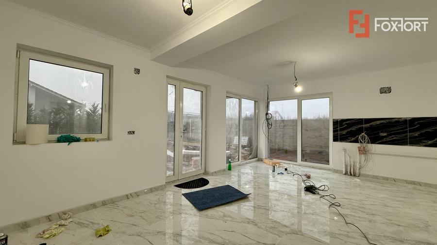 Duplex cu 4 camere cu Canalizare în Sânandrei