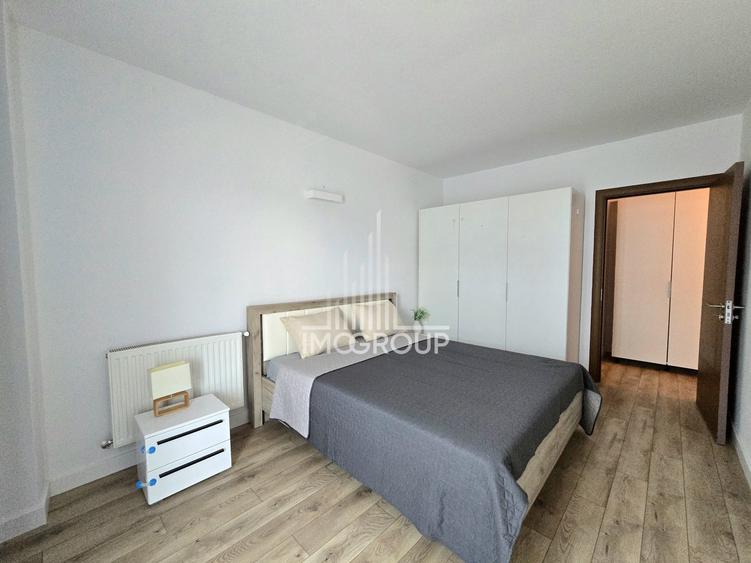 Apartament cu 5 camere semidecomandat, mobilat în Bună Ziua