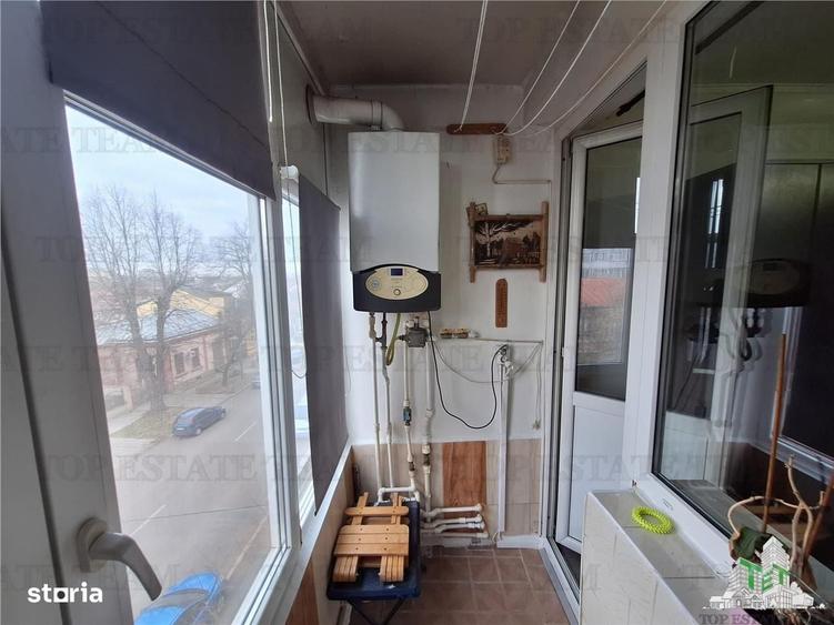 Apartament cu 2 camere semidecomandat, mobilat în Independenței