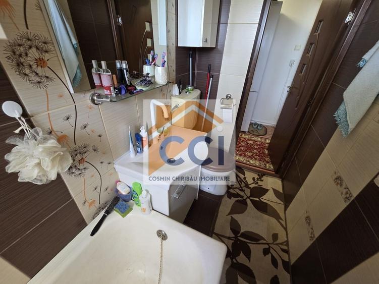 Apartament cu 2 camere nedecomandat, mobilat în Narcisa