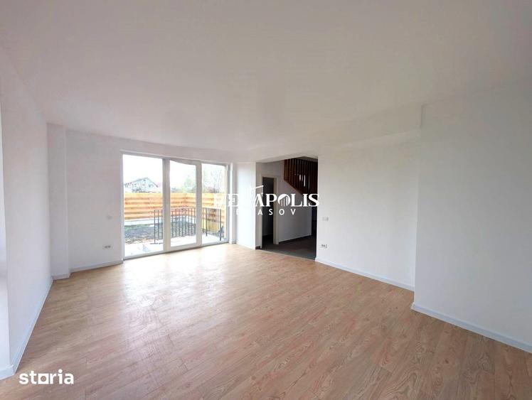 Casă cu 4 camere cu Teren 491 Mp în Stupini