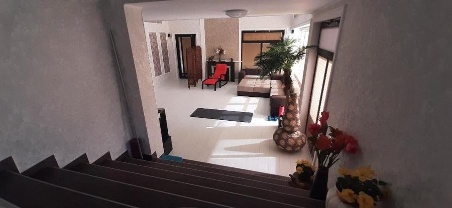 Casă individuală cu 7 camere cu Canalizare în Ultracentral