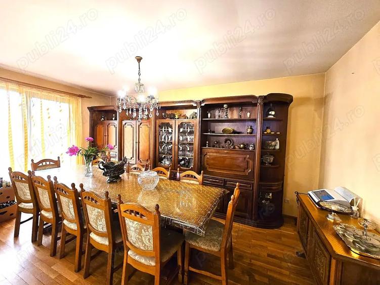 Casă cu 5 camere cu Teren 600 Mp în Central