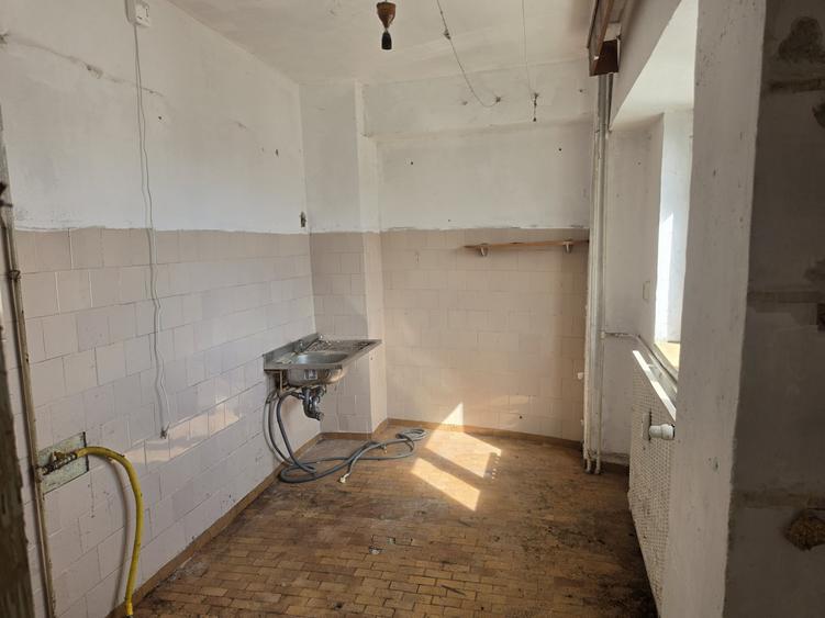 Apartament cu 2 camere decomandat în Moșilor