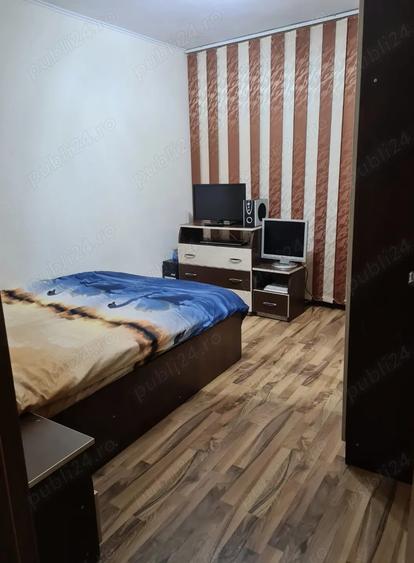 Apartament cu 3 camere decomandat în Brezoi