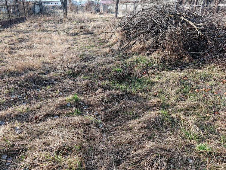 Casă individuală cu 5 camere cu Canalizare în Florilor