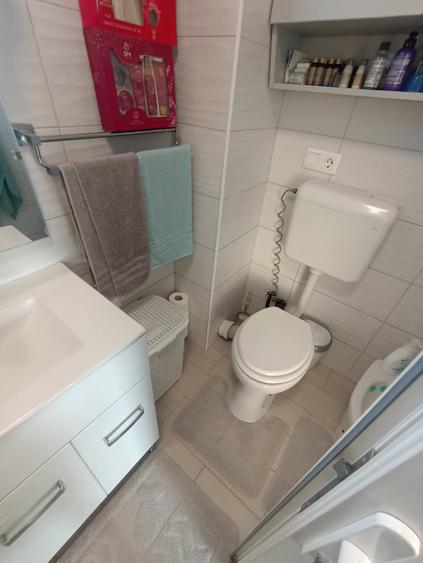 Casă individuală cu 6 camere cu Canalizare în Chichiș