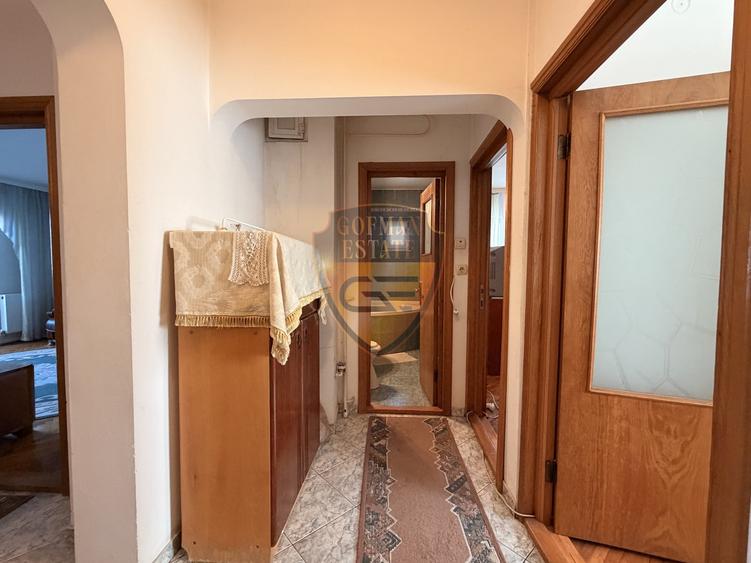 Apartament cu 3 camere decomandat, mobilat în Ultracentral
