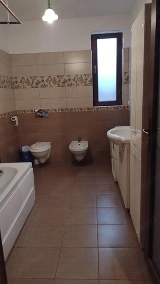 Casă cu Teren 1378 Mp în Utvin