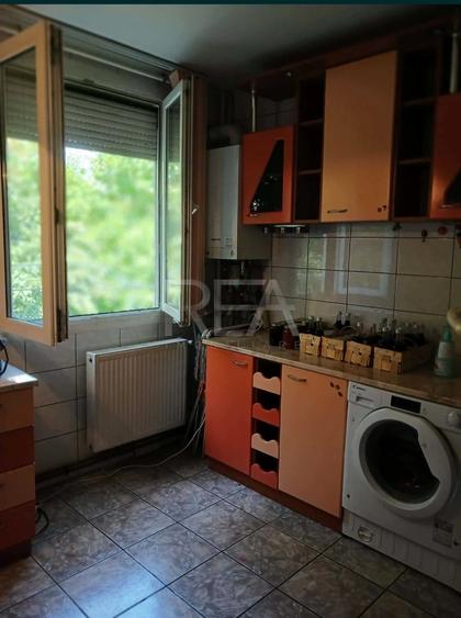Apartament cu 2 camere decomandat, mobilat în Berceni