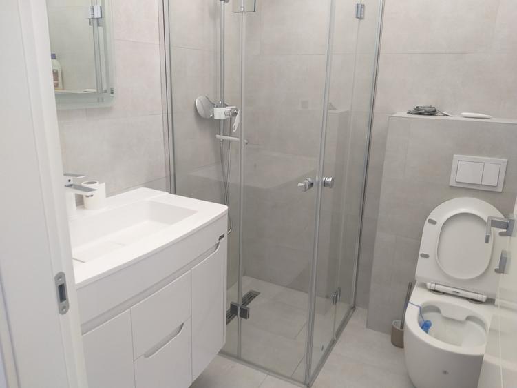 Apartament cu 3 camere decomandat în Băneasa